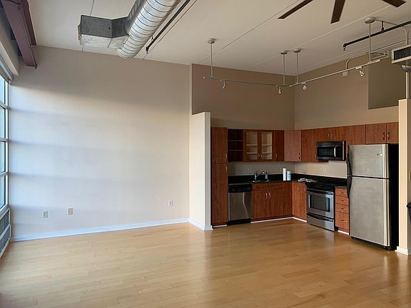 3rd image of 221 Market St Unit 328