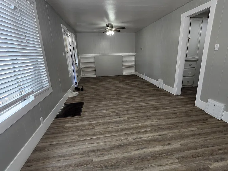 1011 N Front St — Photo 12