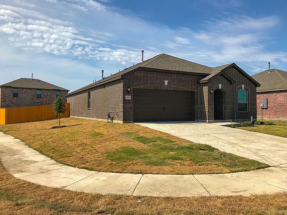 2nd image of 405 Harbor Oaks Dr
