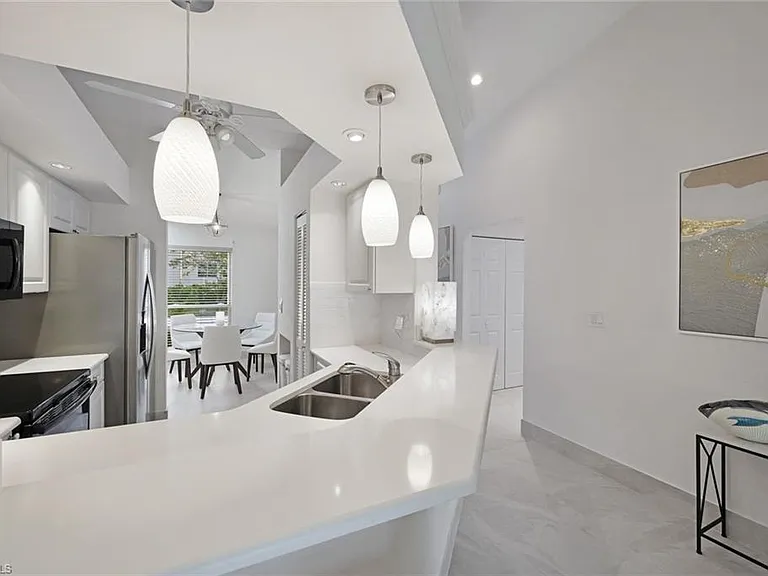 881 Gulf Pavilion Dr #201 — Photo 7
