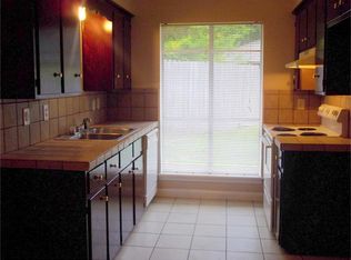 125-127 Queens Ct, Longview, TX 75604