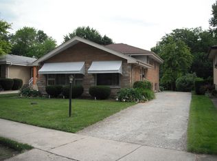 399 W Commonwealth Ln, Elmhurst, IL 60126