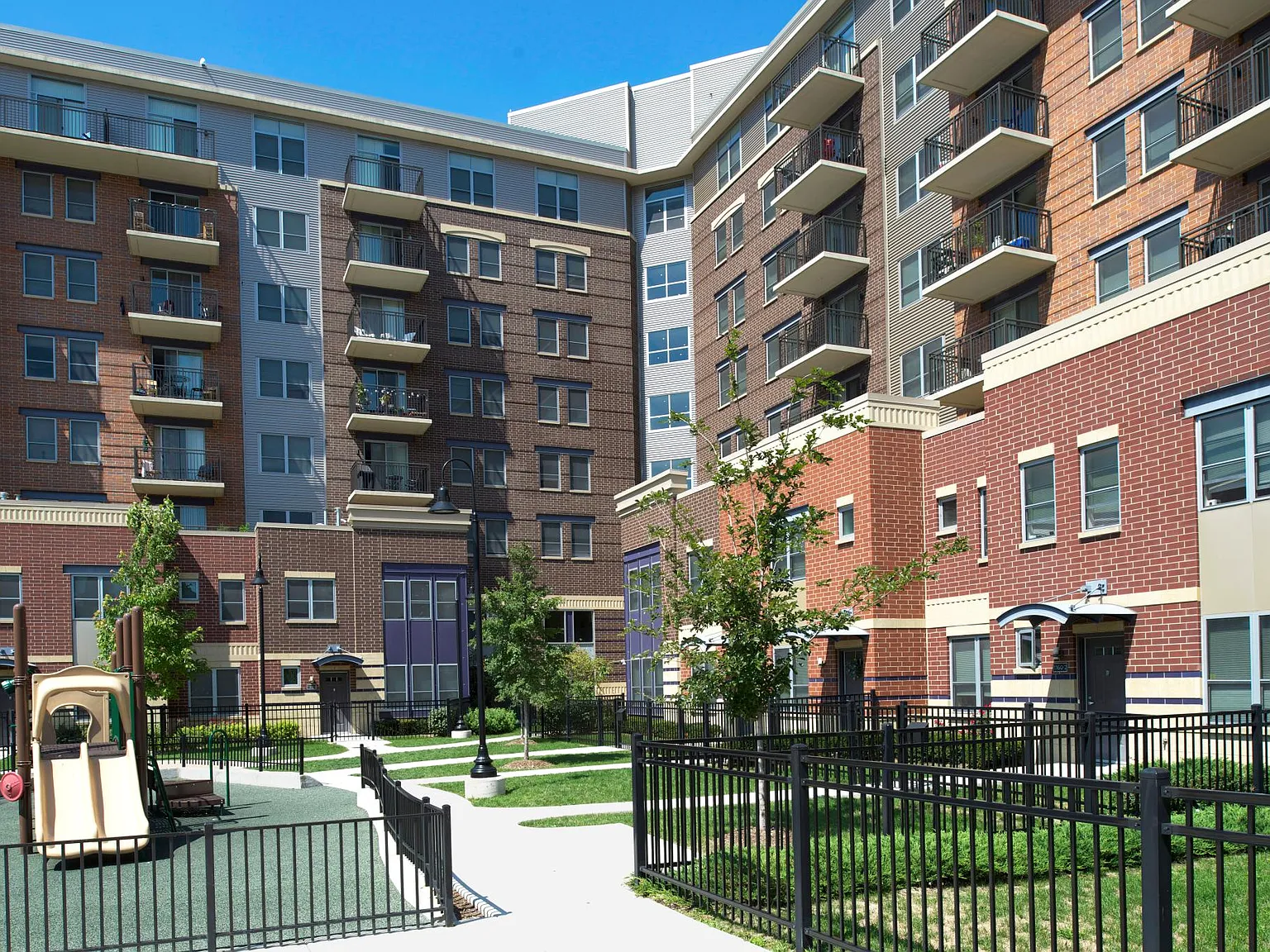 Larrabee Place at Parkside of Old Town — Photo 4