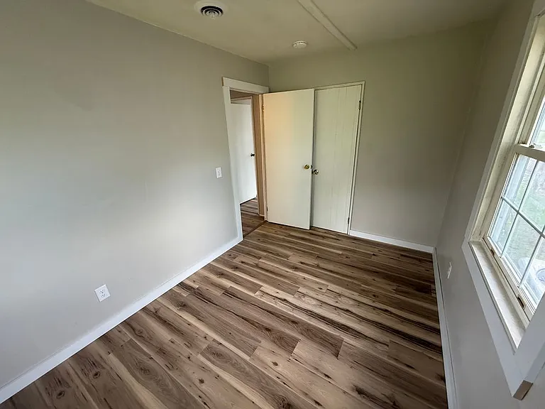 31 Wycliffe Rd — Photo 8