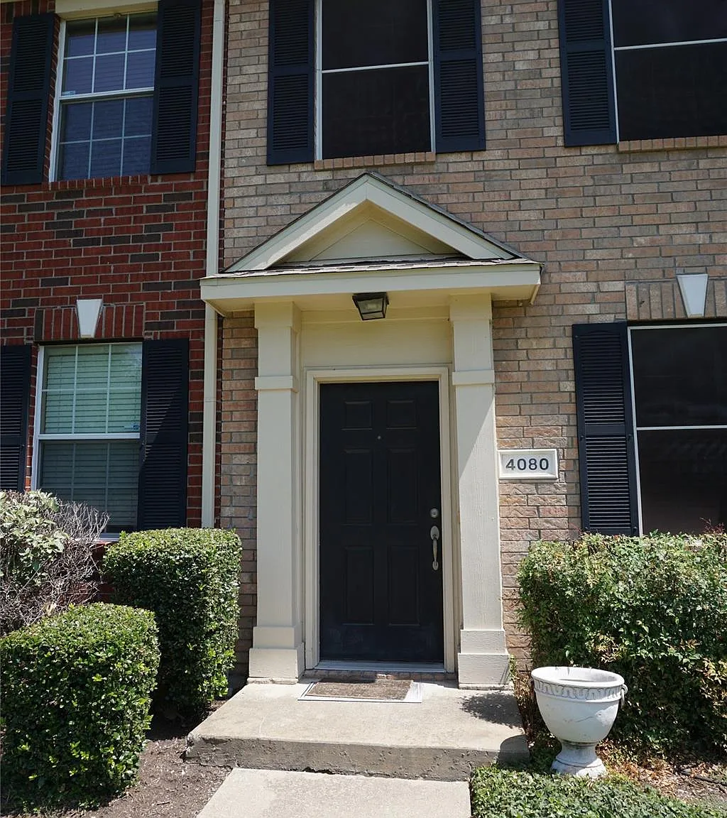 2 bed, 1.5 bath, 1234 sqft, $1,950 — Photo 1
