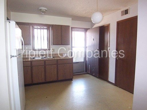 3rd image of 1220 Delaware Ave Unit 4