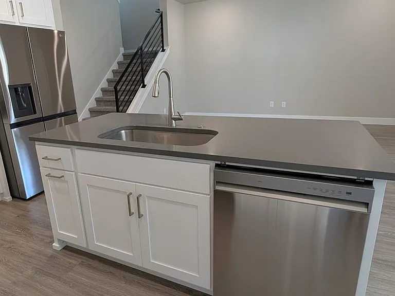 5560 Trueman #C — Photo 9