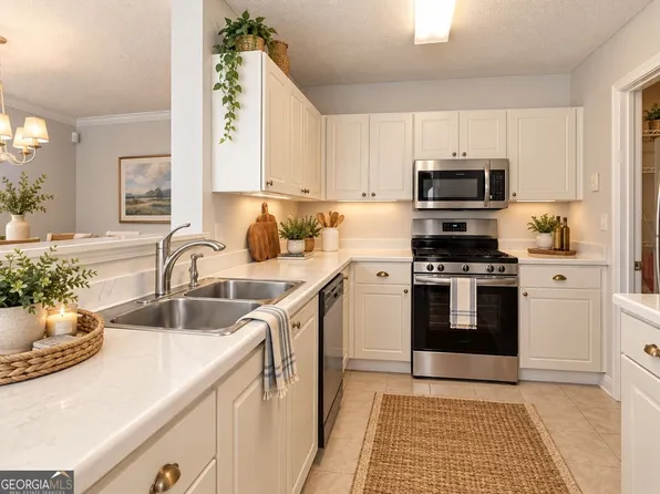 812 Vinings Forest Ln SE, Smyrna, GA 30080