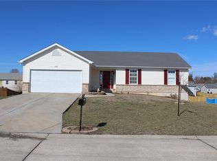 2195 Paige Marie Dr, Warrenton, MO 63383