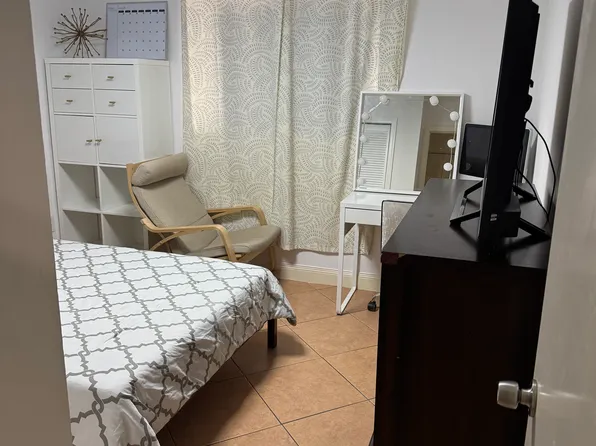 5420 W 27th Ct, Hialeah, FL 33016