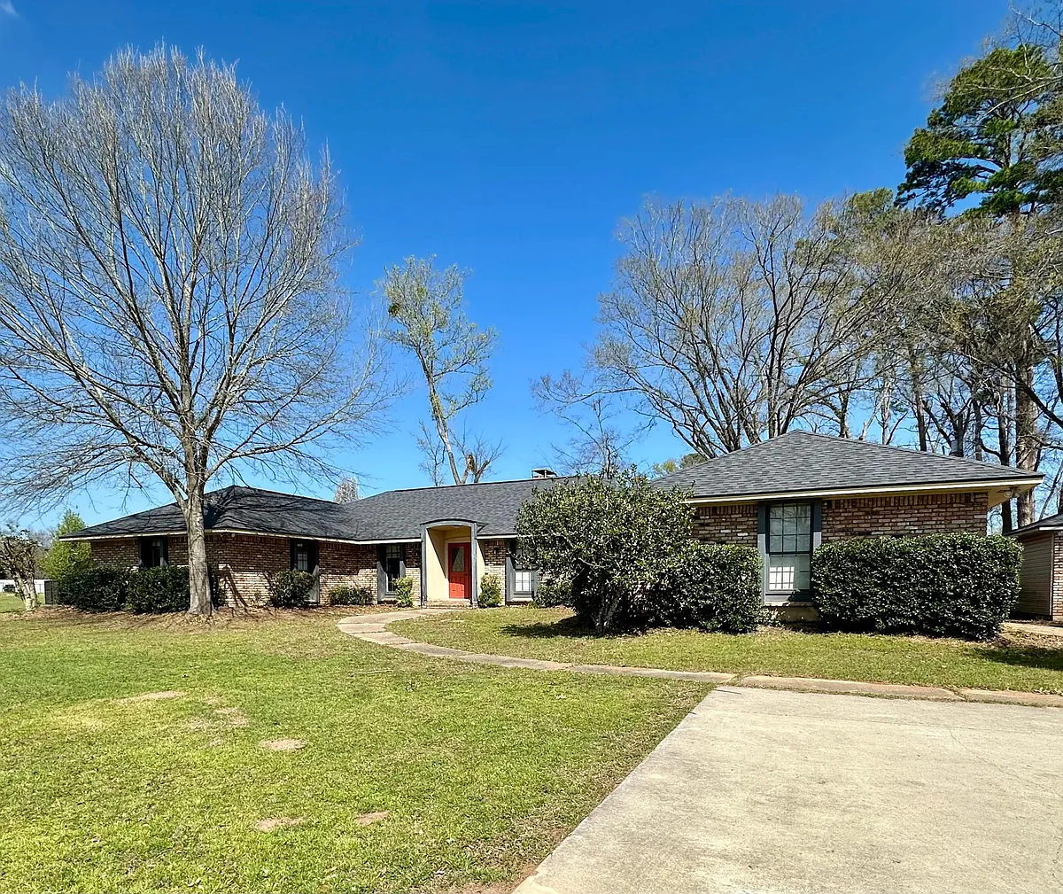 Building Photo - 9737 Nightingale Dr