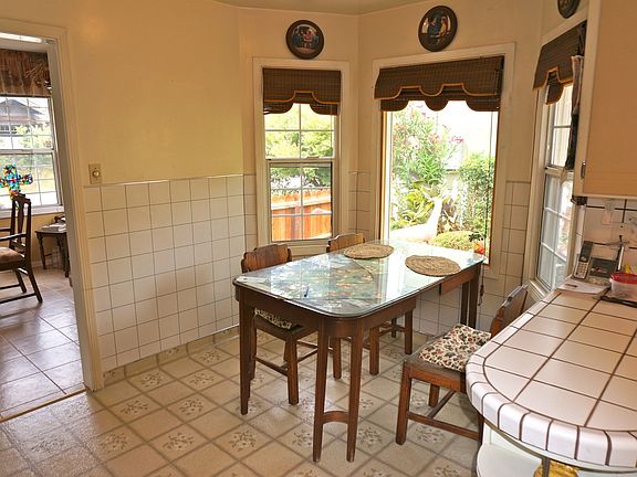 5th image of 2329 Santa Clara St