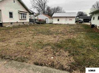 516 N Logan St, Lincoln, IL 62656