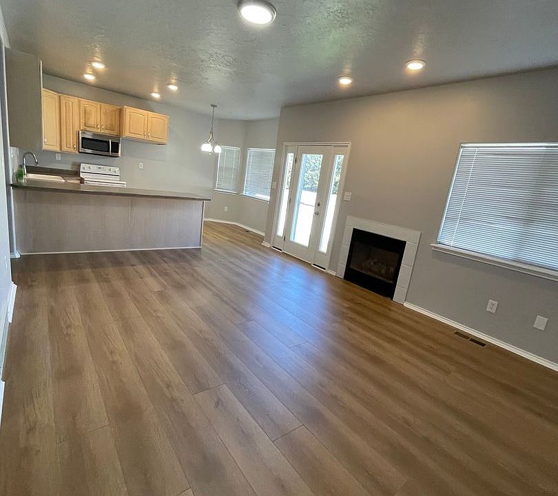 1st image of 620 N Fairfield Rd APT 1