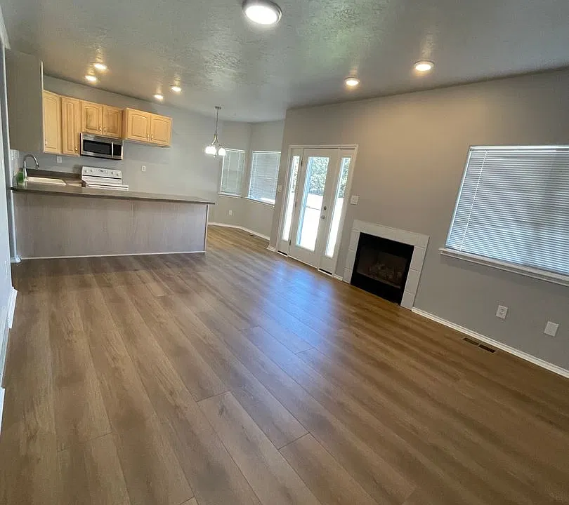 620 N Fairfield Rd #1