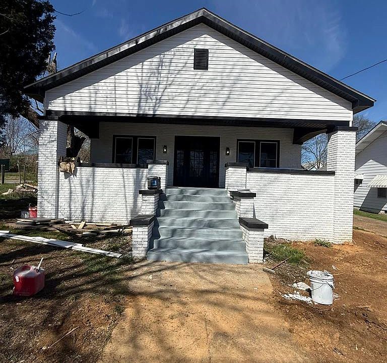 1st image of 33 W Lake St