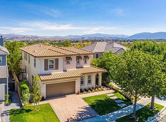 3rd image of 26818 Peppertree Dr