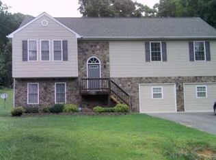 412 Scalybark Dr, Blue Ridge, VA 24064
