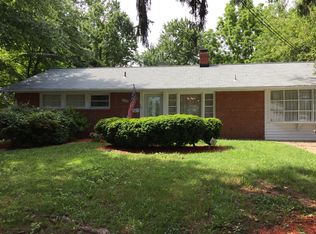 7119 Jayhawk St, Annandale, VA 22003