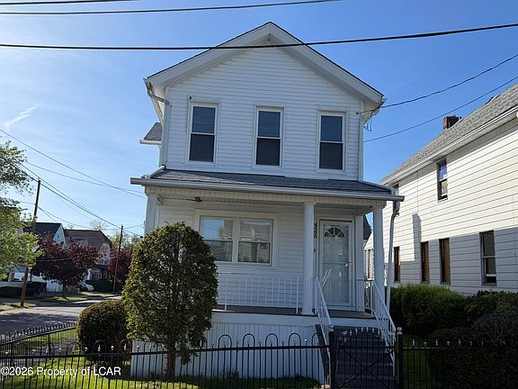 2nd image of 526 N Franklin St