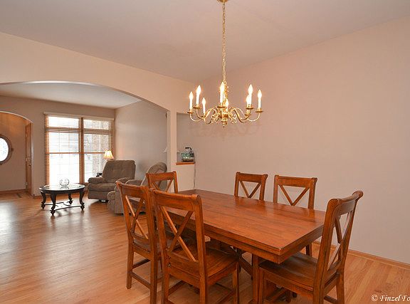5th image of 128 N Drew Ct