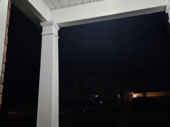 4th image of 6395 Ellenwood Dr