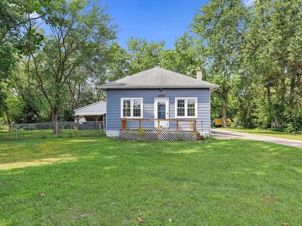 1982 Fairplain Ave, Benton Harbor, MI 49022