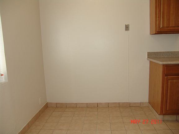 3rd image of 667 Menker Ave APT 4