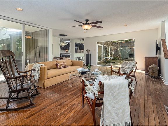 2nd image of 139 Viking Dr