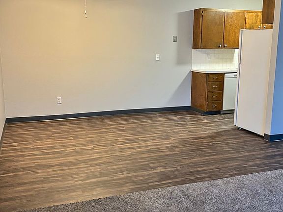 5th image of 601 6th St E APT 13