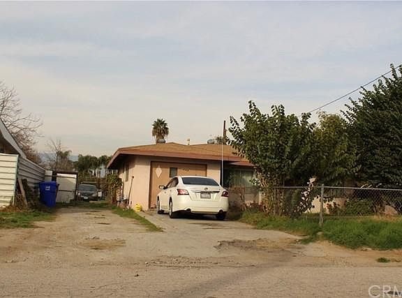 3rd image of 1434 Gould St
