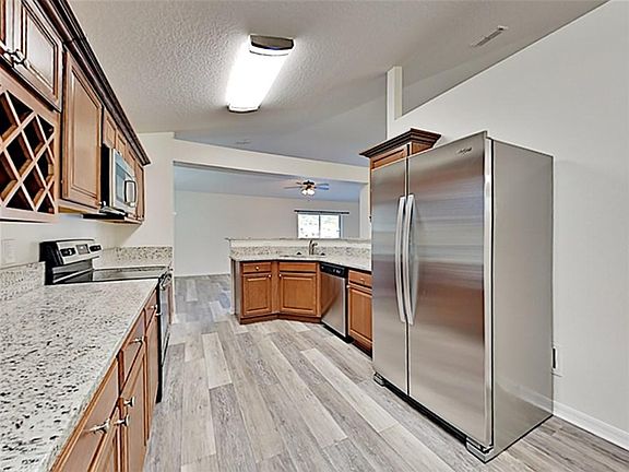 4th image of 7074 Beekman Lake Dr
