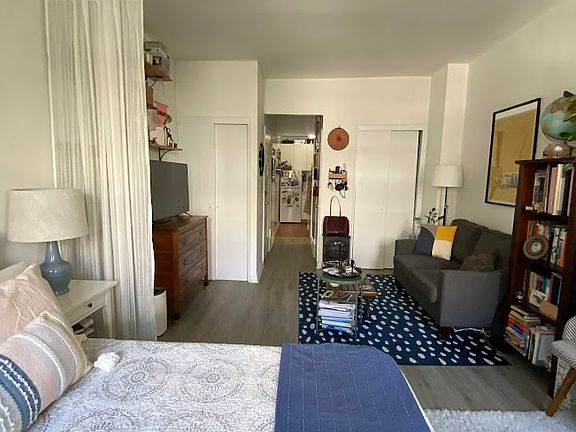 4th image of 418 E 83rd St APT 4C