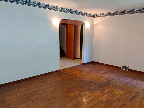 2nd image of 8 S Oak St