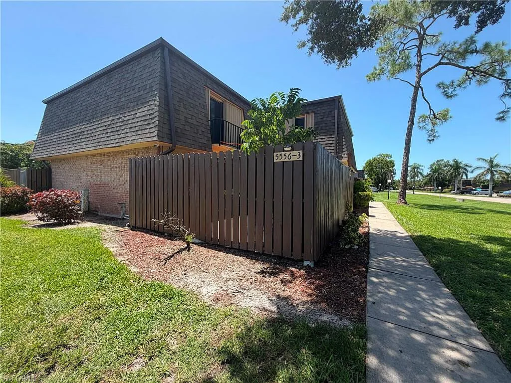 2 bed, 2.0 bath, 1260 sqft, $1,550 — Photo 2
