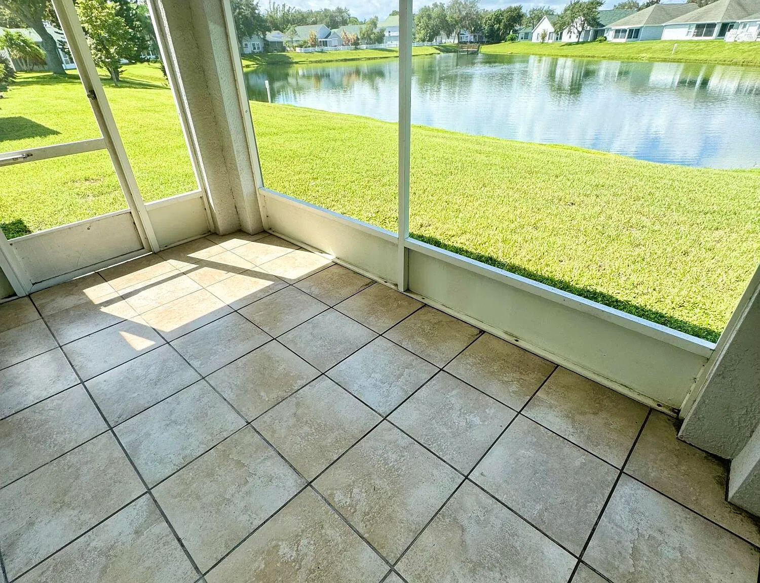 4 bed, 2.0 bath, 1300 sqft, $2,000 — Photo 2