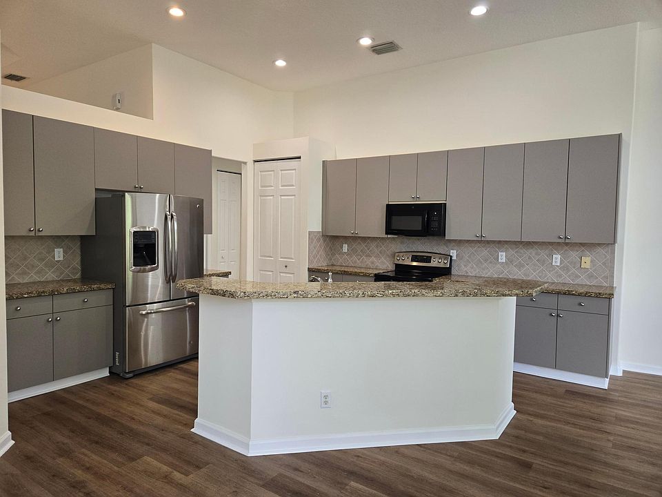 2nd image of 2926 E Fontana Court