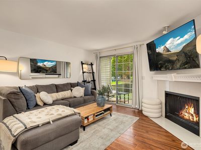 215 9th Street #D102, Kirkland, WA, 98033