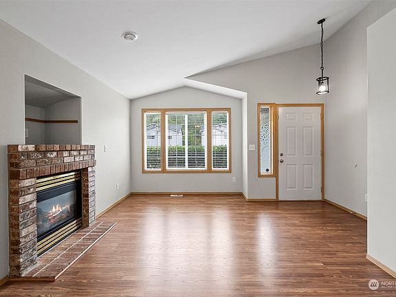 4th image of 1816 66th Avenue Ct NE