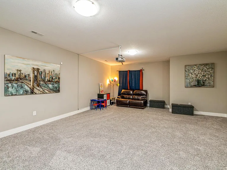 9390 Primo Ln — Photo 18
