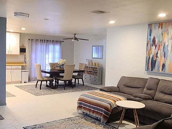 5th image of 52400 Avenida Navarro
