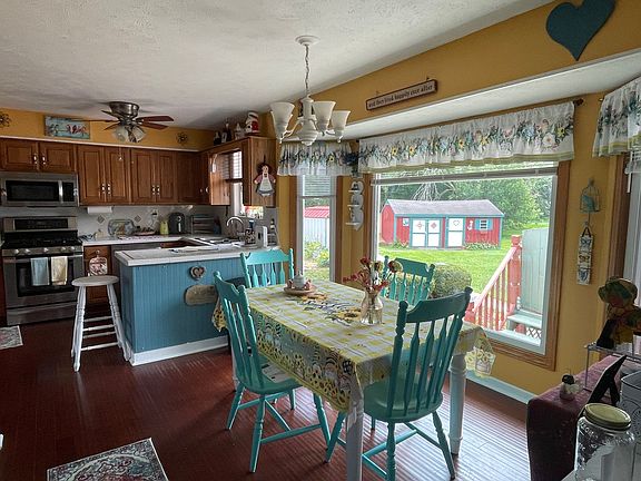 2nd image of 4653 Hans Ln