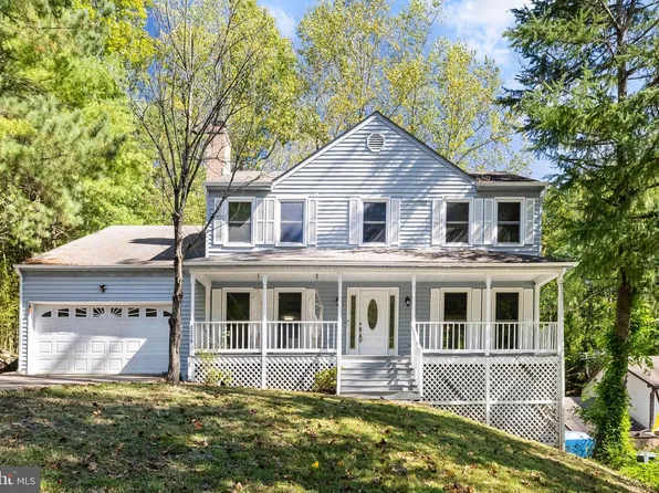 2320 Harpoon Dr, Stafford, VA 22554