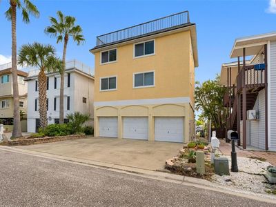 18105 1ST STREET E, Redington Shores, FL, 33708