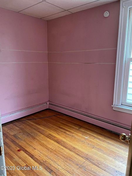 4th image of 2332 Broadway
