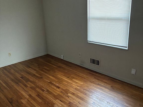2nd image of 135 Simmons St #135