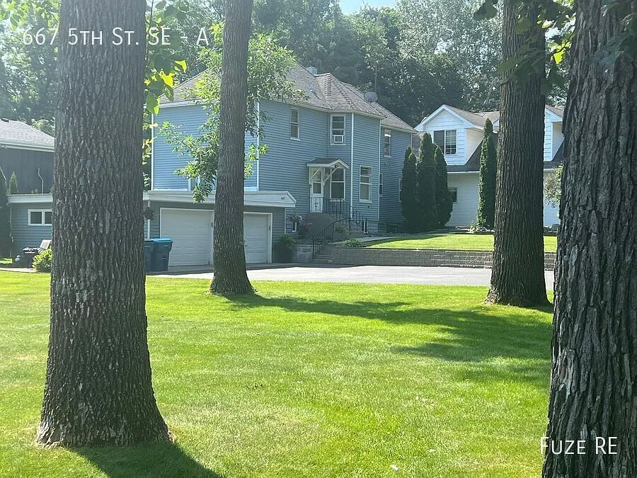 Charming Forest Lake View - Includes Utilities — Photo 3