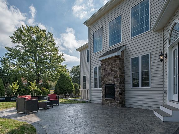 3rd image of 6412 Franconia Rd