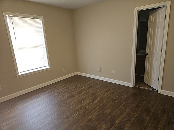 2nd image of 123 Wedgewood Dr #13
