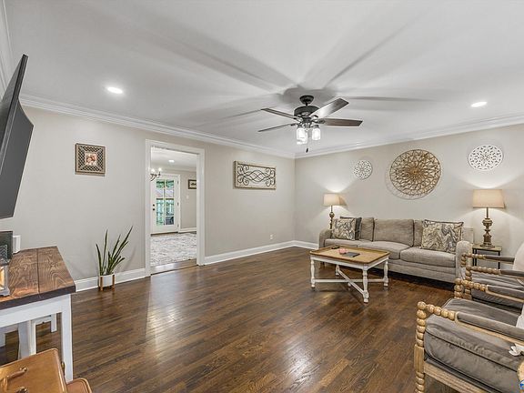 3rd image of 702 Hereford Dr
